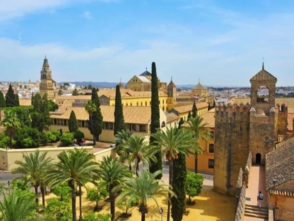 Royal Alcazar & Cordoba's Most Emblematic Corners - Express Walking Tour