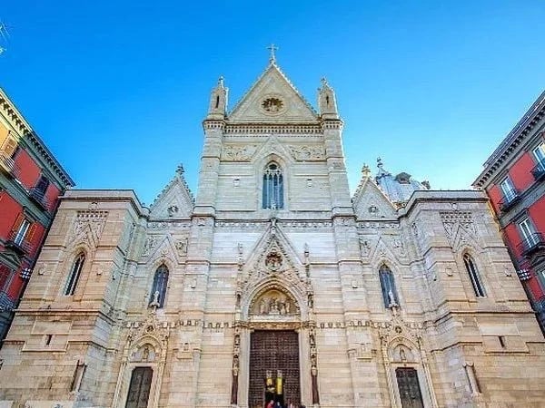 Naples Experience with Pizza, Pastry and History