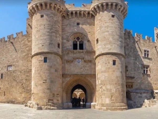 Rhodes Town - Half Day Tour