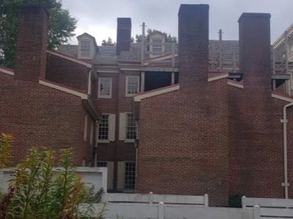 Society Hill - Delaware Waterfront Walking Experience