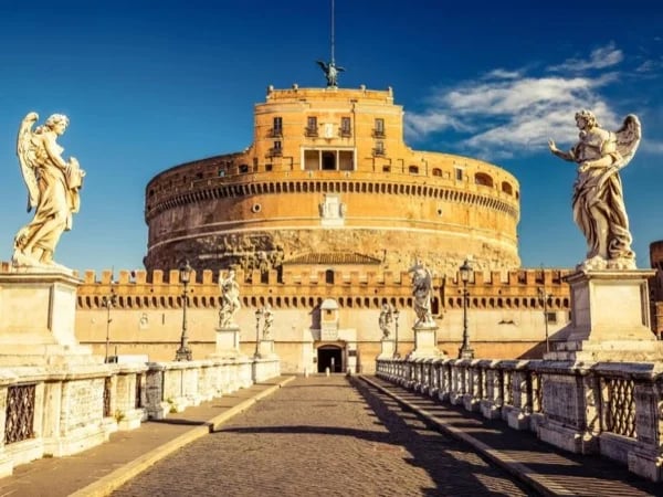 Castel Sant'Angelo and its neighborhood - Half day tour