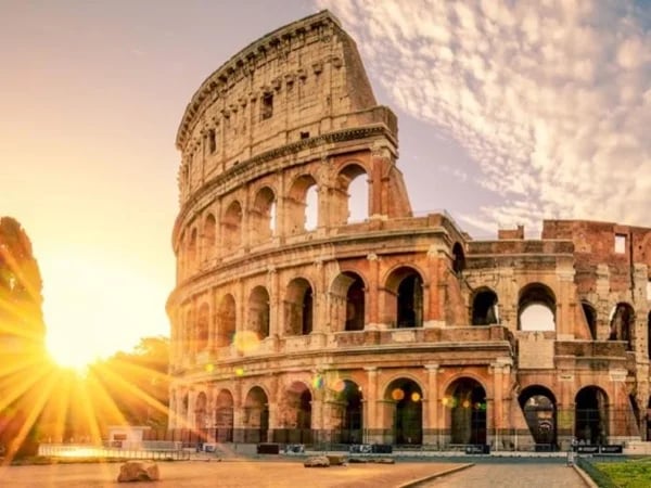 Colosseum and Highlights of Rome - Panoramic tour with Transportation Included