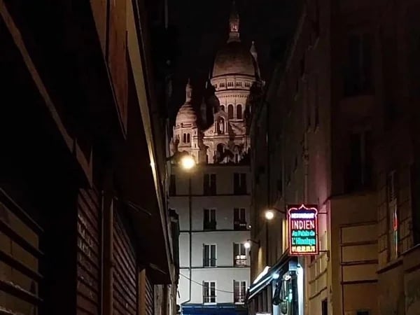 Nocturnal Montmartre - Private Walking Tour