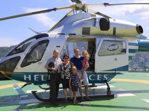 The VIP Hong Kong tour by helicopter, harbour cruise and private car