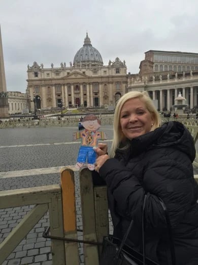 Flat Stanley visit's Rome with a child traveler from California