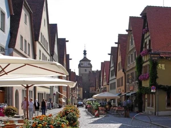 Romantic Road with Harburg Castle and the medieval town of Dinkelsbühl - Day Trip from Munich
