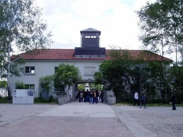 Private Tour with Car : Munich and Dachau Memorial site