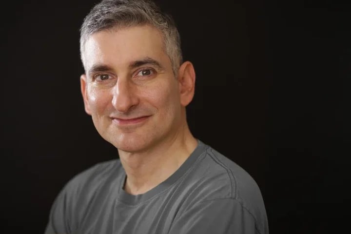 Headshot uncropped