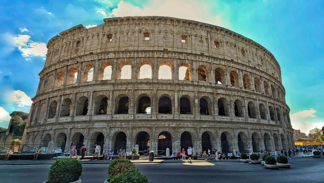 Complete Rome: Full-Day Walking Tour Through the Neighbourhoods