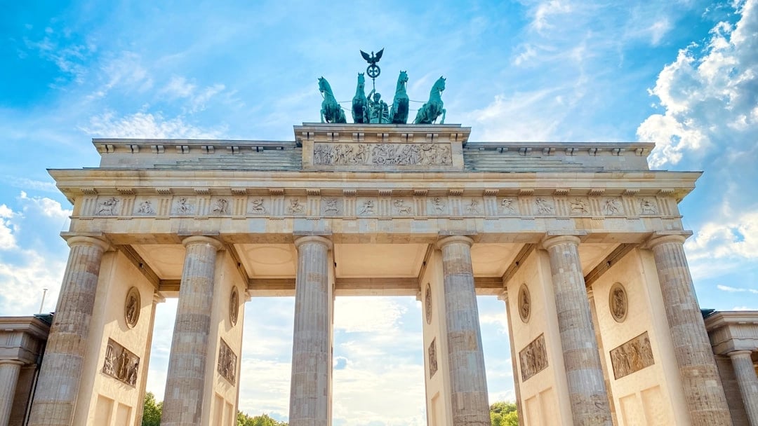 Ultimate Berlin: Full-Day Private Driving Tour from Highlights to Hidden Layers