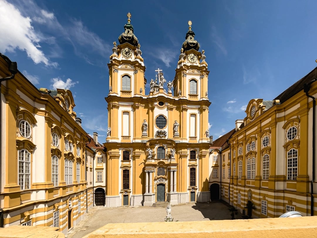 Classic Wachau Valley and Melk Abbey: Day Trip with Private Vehicle from Vienna