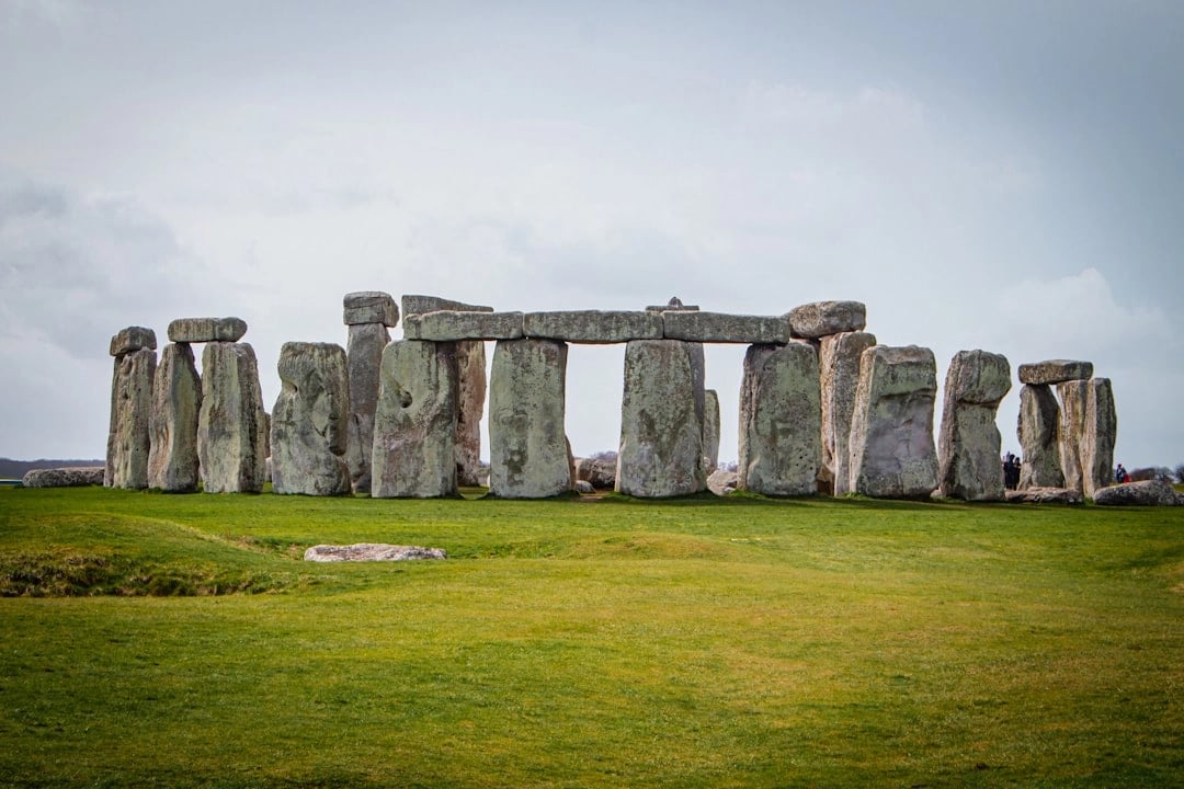 Classic Windsor Castle and Stonehenge: Day Trip with Private Vehicle from London
