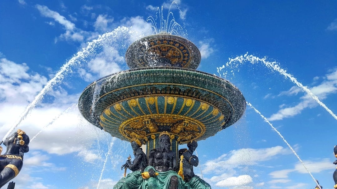 Iconic Paris: Half-Day Private Driving Tour with Panoramic Stops