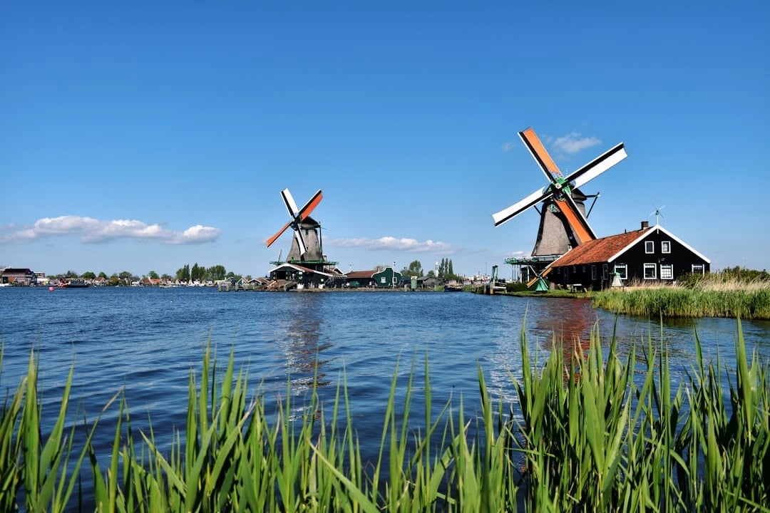 Classic Zaanse Schans, Volendam, and Marken: Day Trip with Private Vehicle from Amsterdam