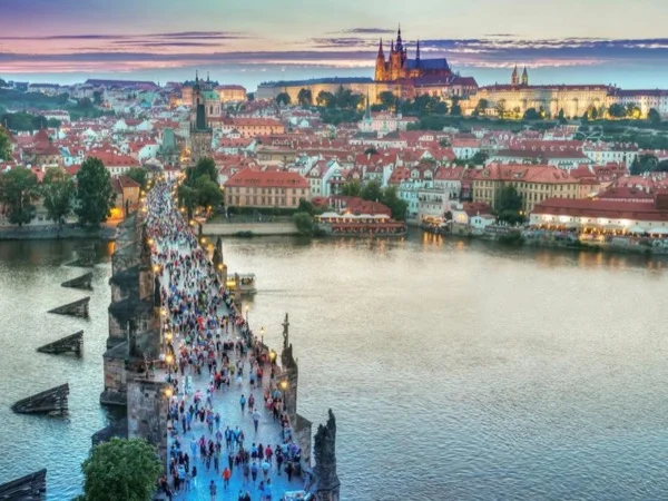 Prague Highlights: Private Half-Day Driving Tour