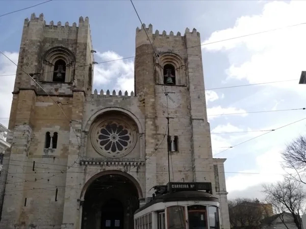 Explore Lisbon &amp; Sintra Full Day Tour