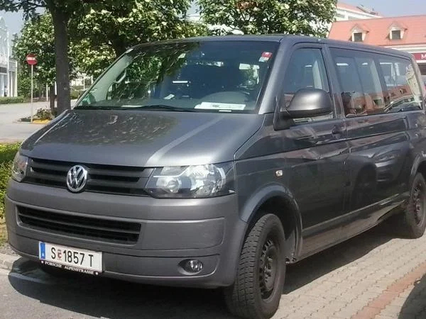 Salzburg Vienna Transfer with Sightseeing licensed Austria Guide