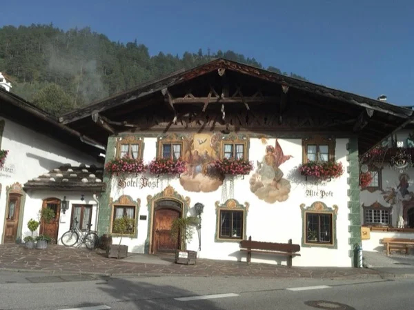 Salzburg Garmisch Transfer with Sightseeing with a licensed Austrian guide