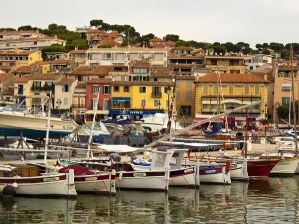 Cassis Highlights from Marseille - 4 hours with both a guide and a driver