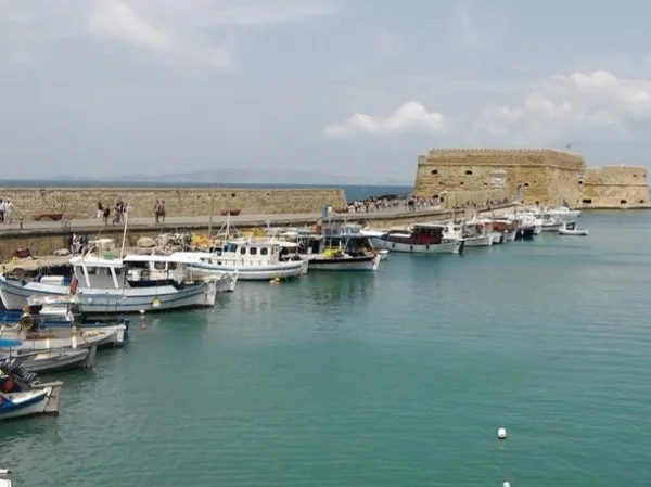 Heraklion Half Day Tour for History Buffs and Foodies