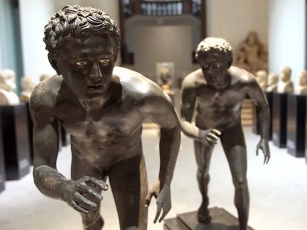 Discover Herculaneum and Archaeological Museum of Naples with Roberto your personal Archaeologist