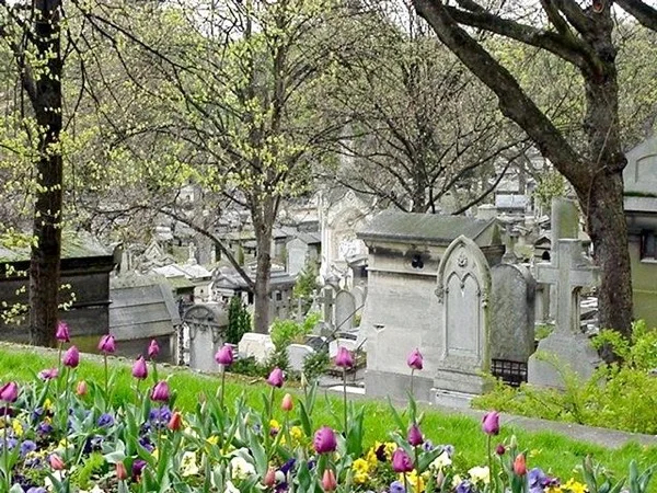Cemetery of Pere Lachaise half day tour with private guide