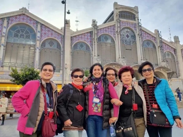 Essential Valencia Shore Excursion with Tastings & Transport