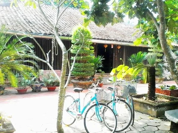 Mekong Floating Market Day Tour