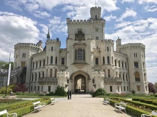 Private Scenic Transfer Tour from Cesky Krumlov to Prague via Hluboka Castle and Holasovice UNESCO village