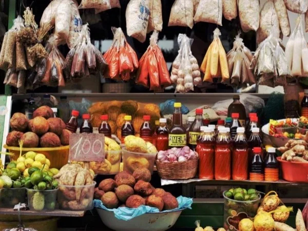 Brazilian Local Food Experience - Flavours of Bahia with food tasting in the Market