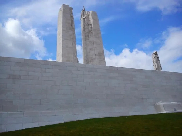 Canadian Full Day Tour to Vimy and the Somme Battlefields