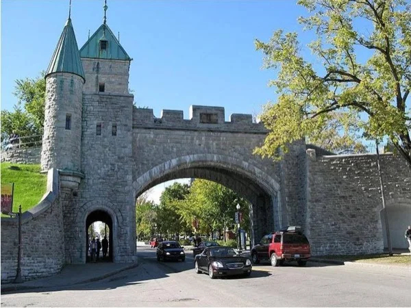 Best of Quebec City sightseeing walking tour (2hrs)
