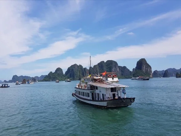 Halong bay cruise day trip