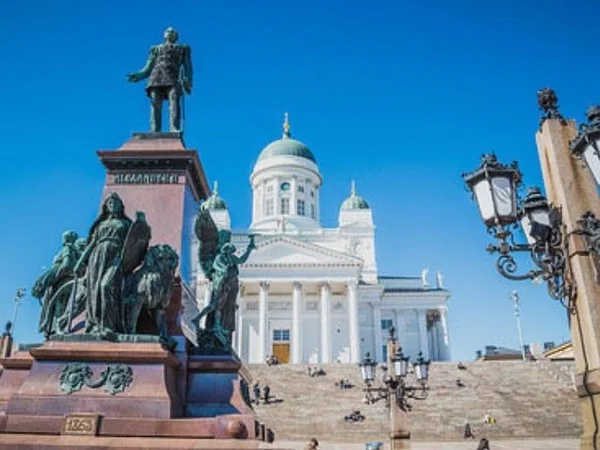 Helsinki Highlights and Sea Fortress Suomenlinna Visit