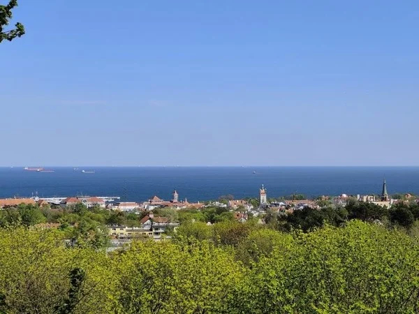 Sopot Stroll: Views, History, and Architectural Charm