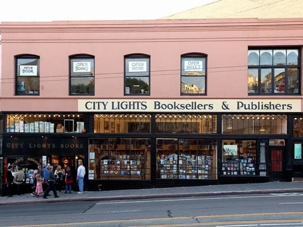 Half-Day Walking Tour of China Town and North Beach