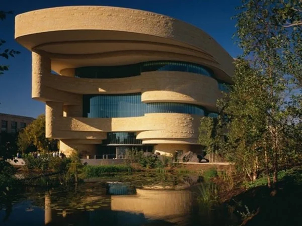 Architecture Lover's Tour - 8 hours tour (up to 6 people)
