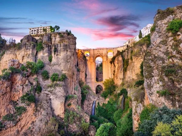 Full day in Ronda, Zahara and Setenil.