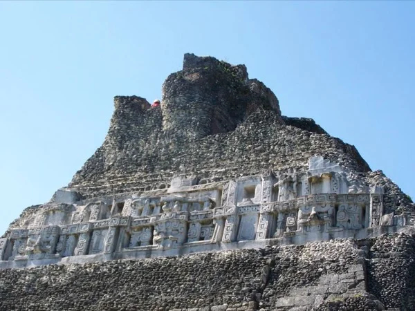 Private tour of Xunantunich and live the Mayan culture
