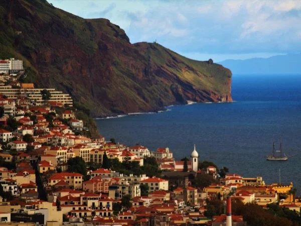 Visit Funchal in a Half Day Private Tour for Couples or Solo Travellers