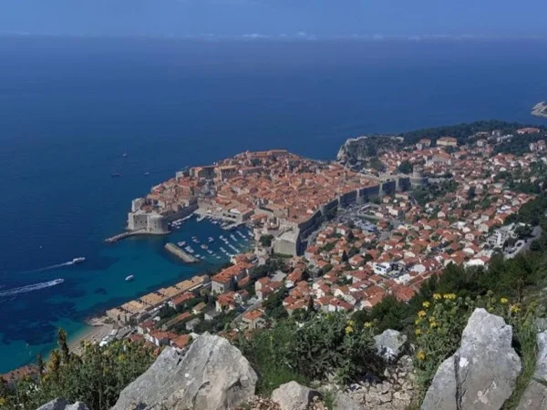 Discovering Dubrovnik: Private 4-hour Panorama Drive & Old Town Walking Tour