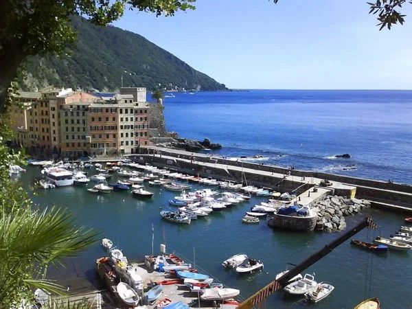 The Secret Italian Riviera - Half Day Tour by public transportation.