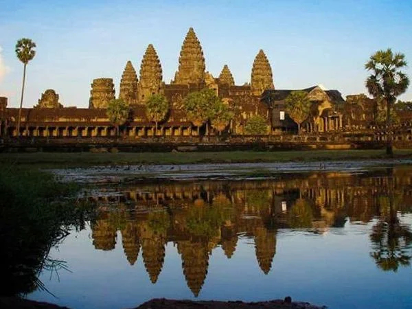 Sunrise Angkor Wat - One Day Private Tour