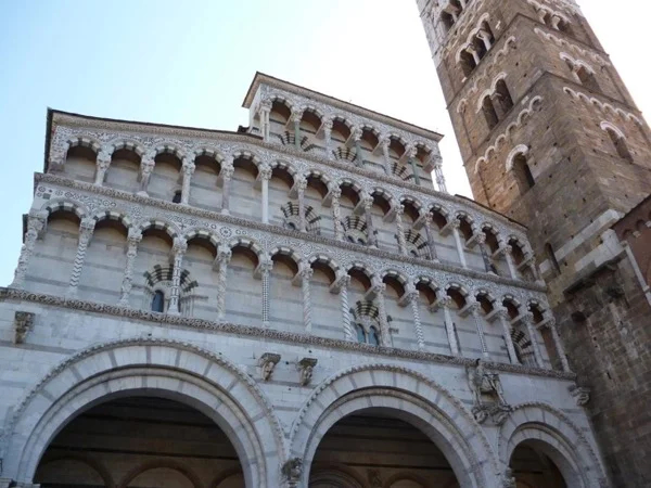 Lucca-Pisa full day excursion from Florence
