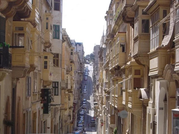 Pure Valletta Private Walking Tour - Palaces. the Co-Cathedral, the Grand Masters' Palace and splendid vistas to delight you.