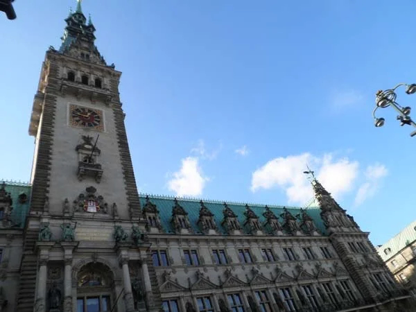 Guide for coach tour in customer bus