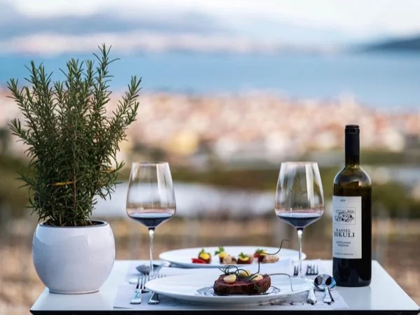 Private Tour: Split & Trogir with Chef-Prepared 3-Course Meal and Wine Tasting, Million-Dollar View