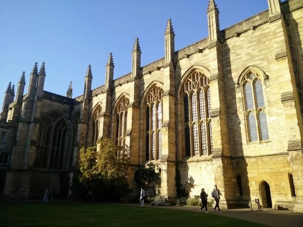 'Town versus Gown' : discover Oxford University history