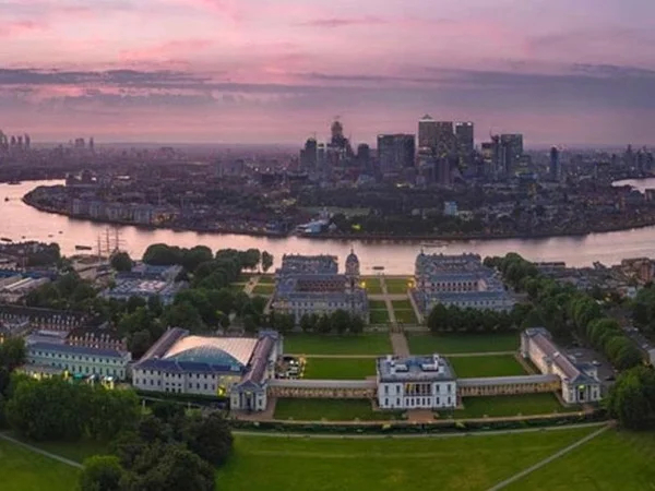 Greenwich Village - Famous Historic Centre by the River Thames