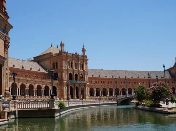 Full-day private tour in Seville
